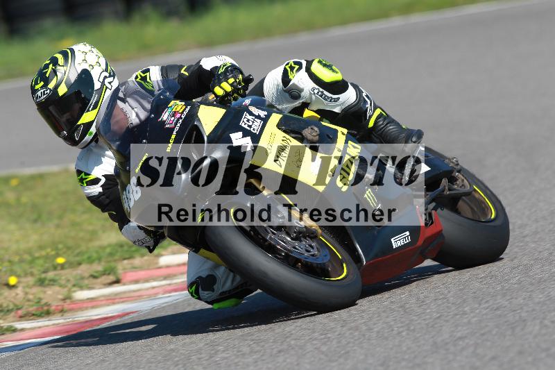 Archiv-2022/07 16.04.2022 Speer Racing ADR/Gruppe gelb/488